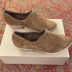 Joie Akemi Suede Ankle Boots- lightly worn. A great comfortable shoe.